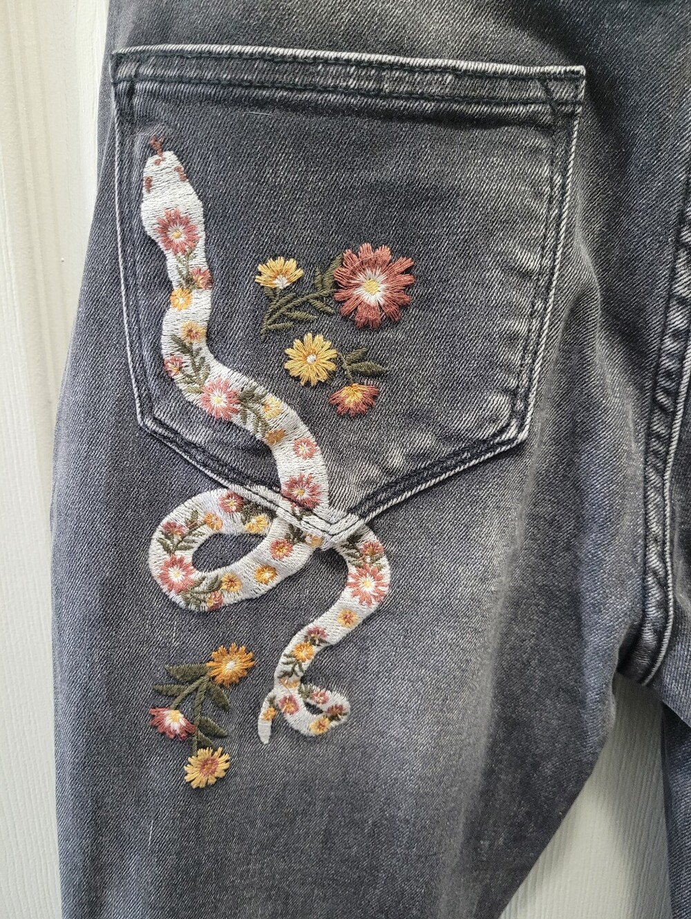 Driftwood Jackie Skinny Hallucination Embroidered Free People Jeans Size 28 - Picture 9 of 12